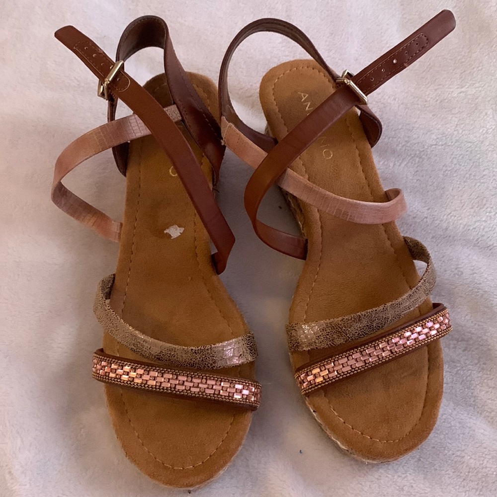 🌹Andiamo wedge espadrilles sandal sz 8.5 tan with gems